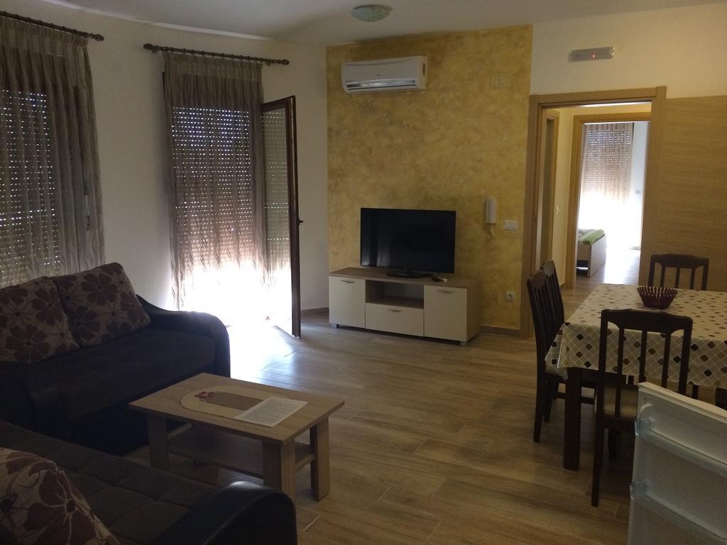 Apartments Md Lux Sutomore Exterior photo